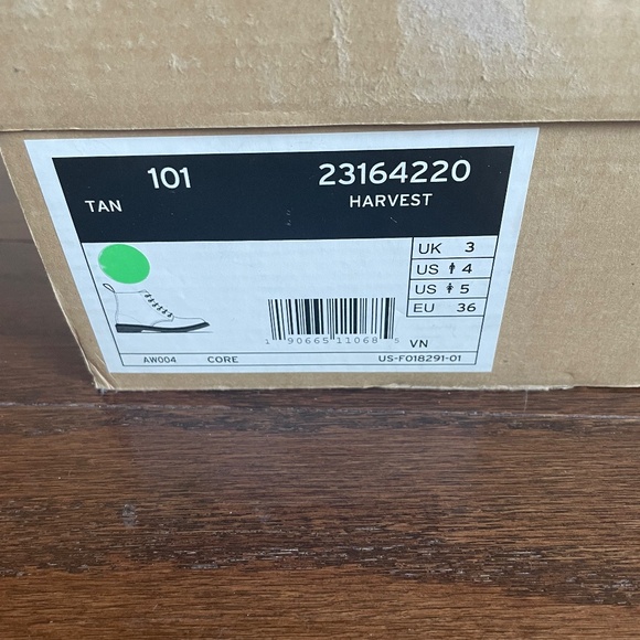 Dr. Martens 101 boots in harvest tan leather (US W5/M4) - Picture 7 of 8